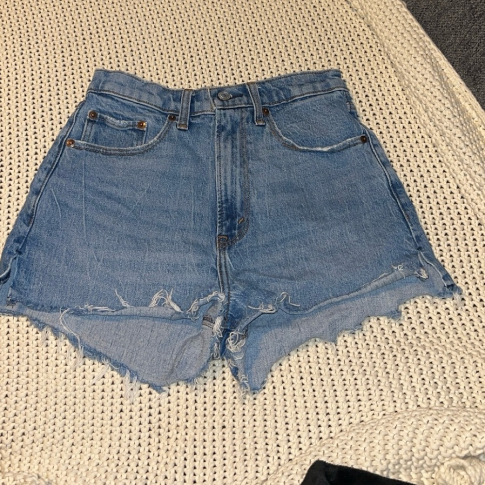 Abercrombie & Fitch High Rise Curve Love Mom Short